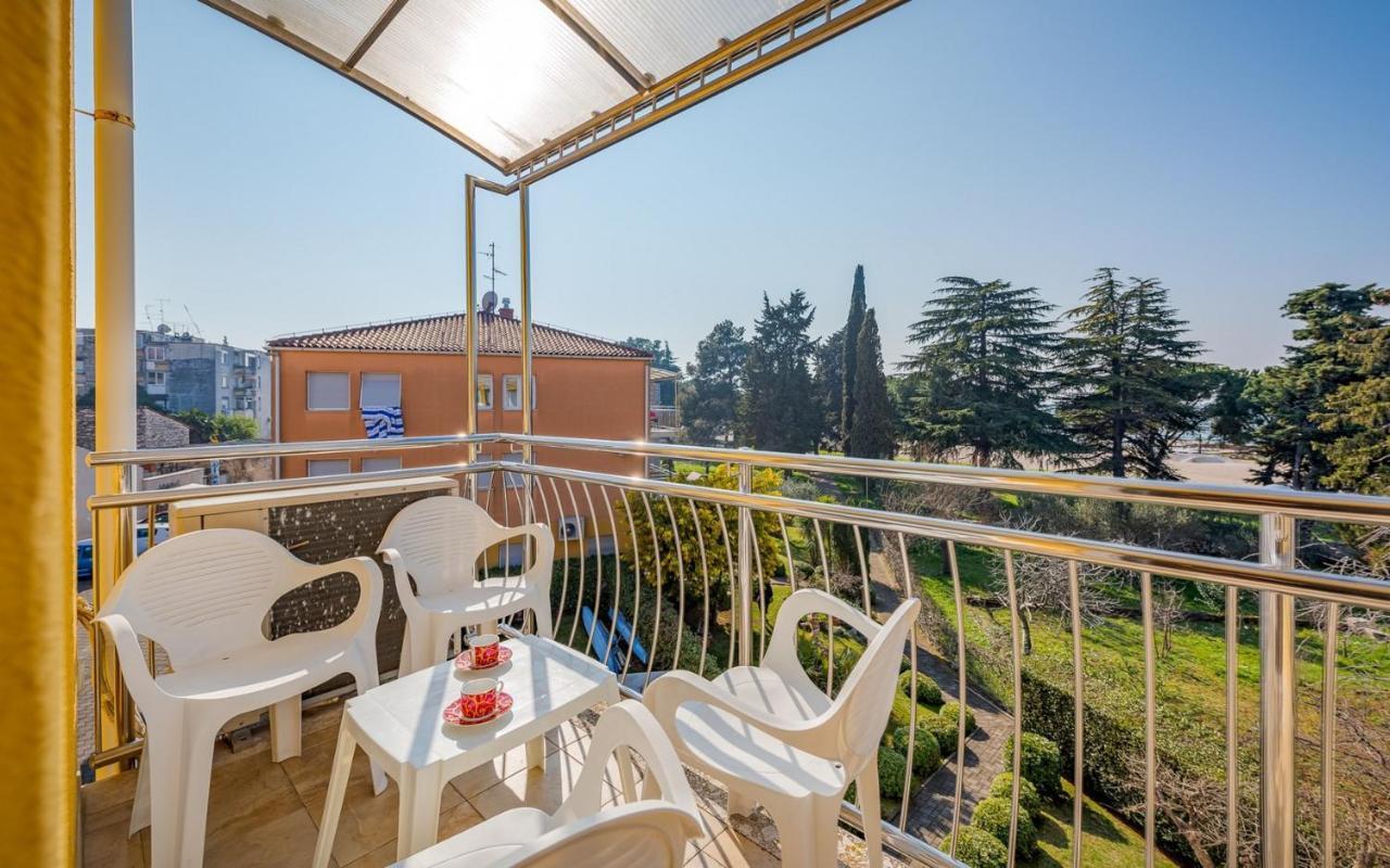 Valessia House With Apartment Умаг Екстериор снимка