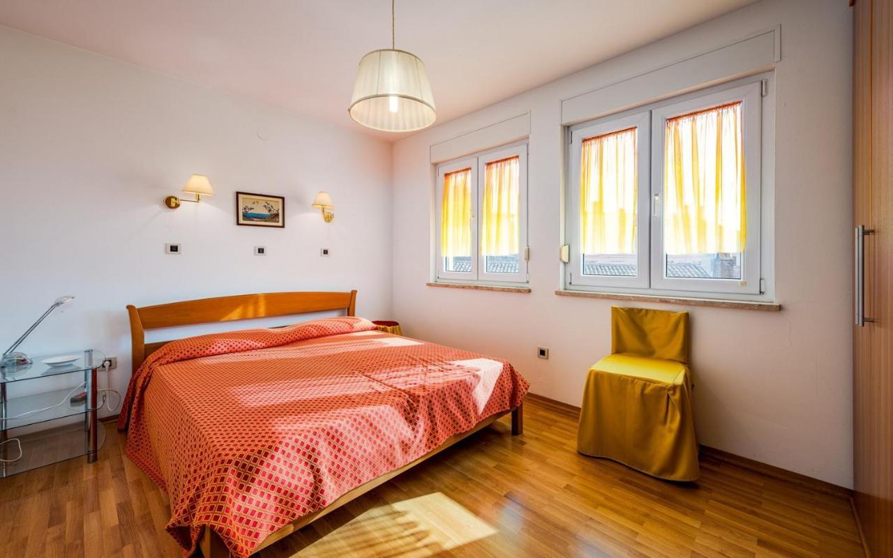 Valessia House With Apartment Умаг Екстериор снимка