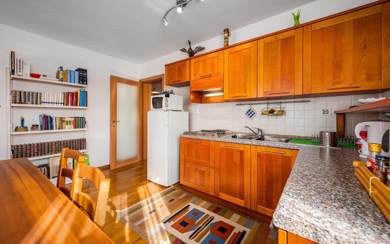 Valessia House With Apartment Умаг Екстериор снимка